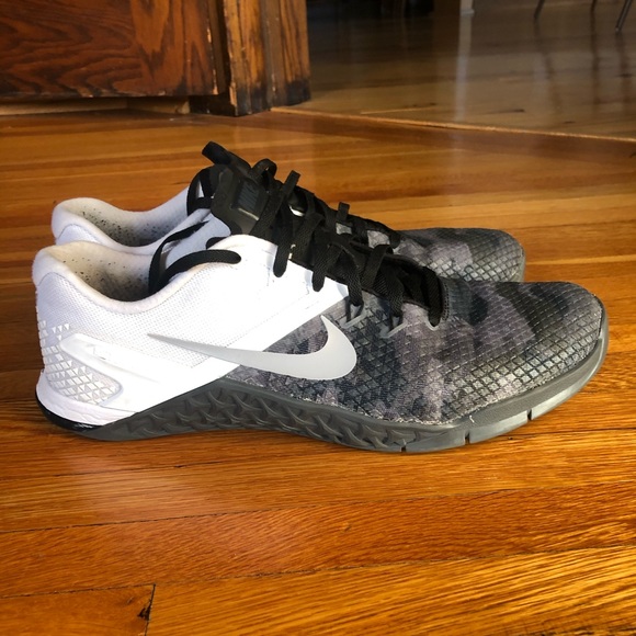 nike metcon 4 xd grey